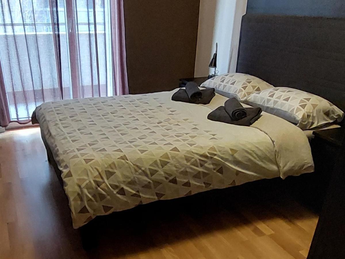 Apartman Urban & 4 Zagreb Buitenkant foto